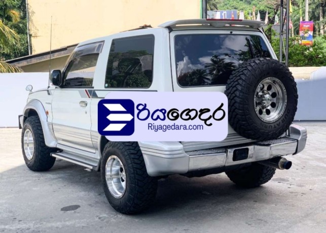 mitsubishi-pajero-1996-suv-big-3