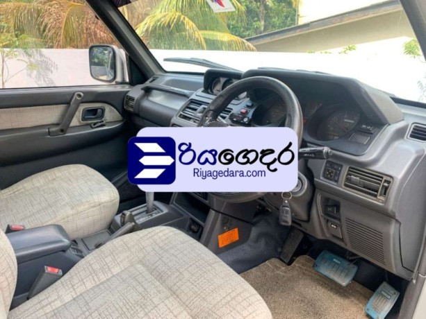 mitsubishi-pajero-1992-suv-big-4