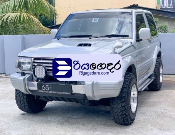 mitsubishi-pajero-1992-suv-big-2