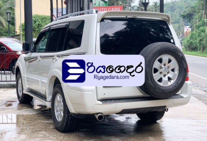 mitsubishi-montero-2002-suv-big-3