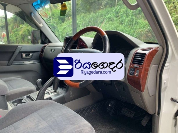 mitsubishi-montero-2002-suv-big-4