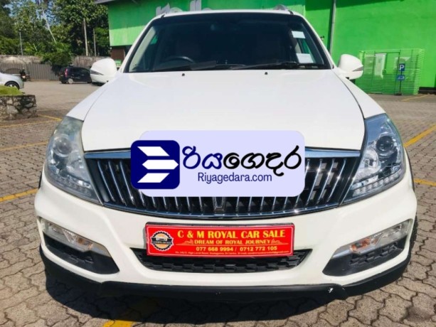 micro-rexton-2015-suv-big-1