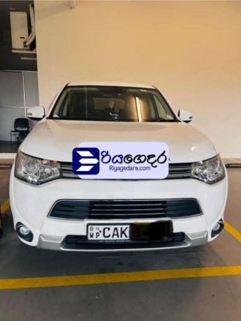 mitsubishi-outlander-2015-suv-big-3