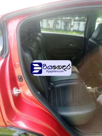honda-vezel-rs-2017-suv-big-3