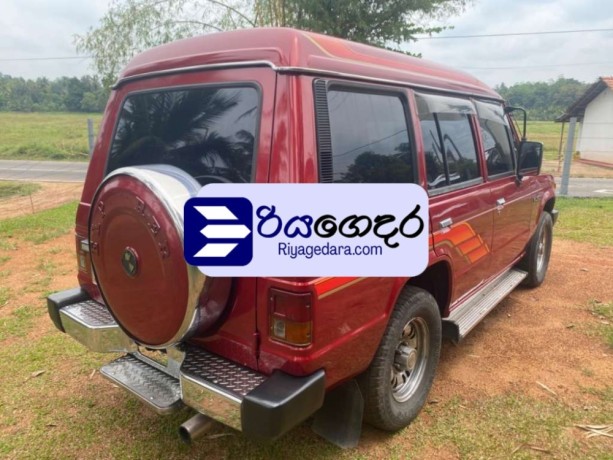 mitsubishi-pajero-1989-suv-big-2