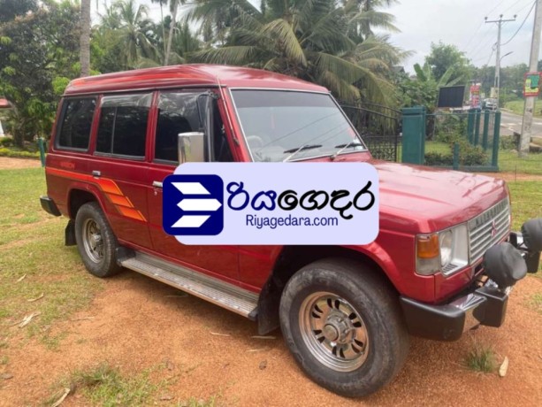mitsubishi-pajero-1989-suv-big-0