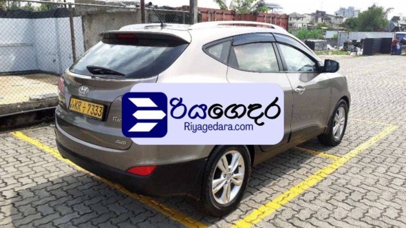 hyundai-tucson-2011-suv-big-3