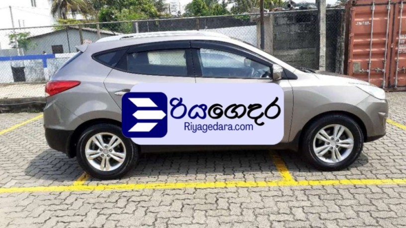 hyundai-tucson-2011-suv-big-2
