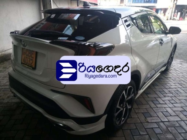 toyota-chr-2wd-2018-suv-big-1