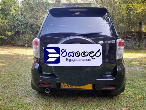 daihatsu-terios-premium-2011-suv-big-1