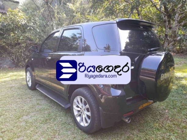 daihatsu-terios-premium-2011-suv-big-2