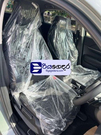 honda-vezel-z-grade-2025-suv-unregistered-recondition-big-5