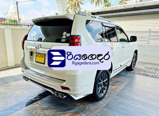 toyota-land-cruiser-prado-150-6-forward-2016-suv-big-5