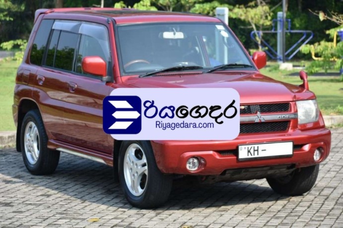 mitsubishi-pajero-io-turbo-2002-suv-big-0