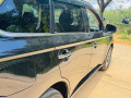 mitsubishi-outlander-phev-small-3