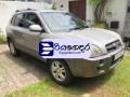 hyundai-tucson-v6-2005-suv-small-0