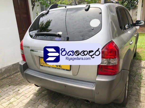 hyundai-tucson-v6-2005-suv-big-1
