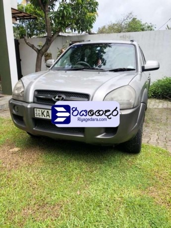 hyundai-tucson-v6-2005-suv-big-2