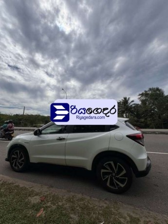 honda-vezel-rs-sensing-2016-suv-big-2