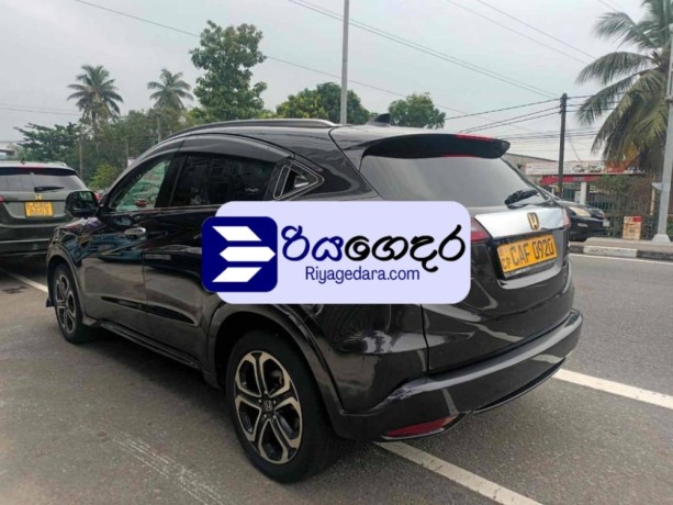 honda-vezel-z-grade-2015-suv-big-3