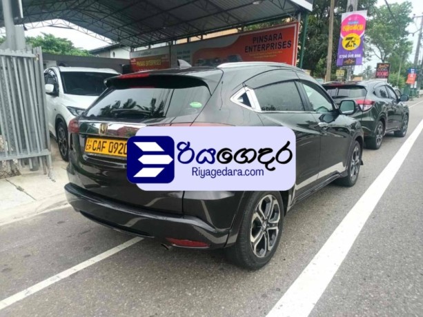 honda-vezel-z-grade-2015-suv-big-4