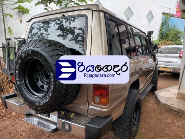 mitsubishi-pajero-1989-suv-big-1
