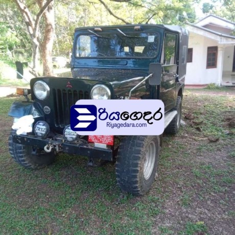 mitsubishi-j24-4dr5-1980-suv-big-1