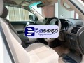 toyota-land-cruiser-prado-2012-suv-small-3