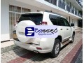 toyota-land-cruiser-prado-2012-suv-small-2