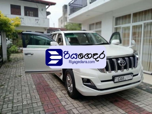 toyota-land-cruiser-prado-2012-suv-big-1