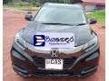 honda-vezel-2016-suv-small-0