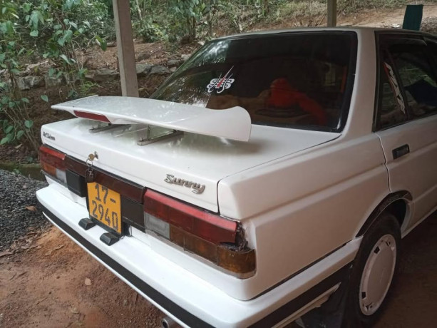 nissan-e-x-saloon-big-0