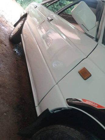 nissan-e-x-saloon-big-4