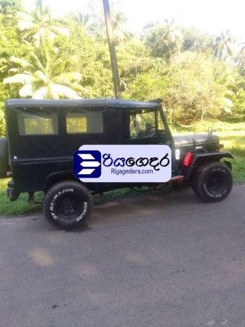 mitsubishi-4dr5-j-32-1969-suv-big-3