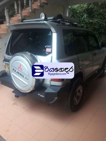 mitsubishi-pajero-gdi-2001-suv-big-1
