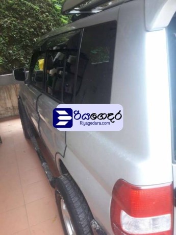 mitsubishi-pajero-gdi-2001-suv-big-5