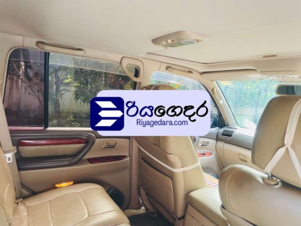 toyota-land-cruiser-sahara-v8-2004-suv-big-3