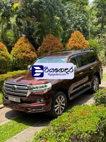 toyota-land-cruiser-sahara-v8-zx-2016-suv-big-2