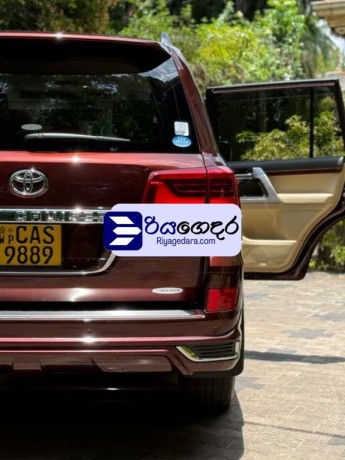 toyota-land-cruiser-sahara-v8-zx-2016-suv-big-3
