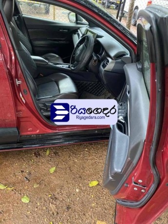 toyota-chr-ngx-10-2018-suv-big-4