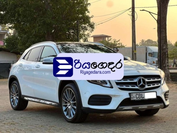 mercedes-benz-gla-200-amg-line-2019-suv-big-4