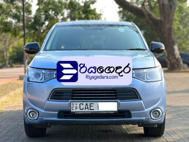 mitsubishi-outlander-phev-2013-suv-big-1