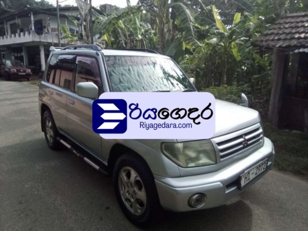 mitsubishi-pajero-2000-suv-big-0