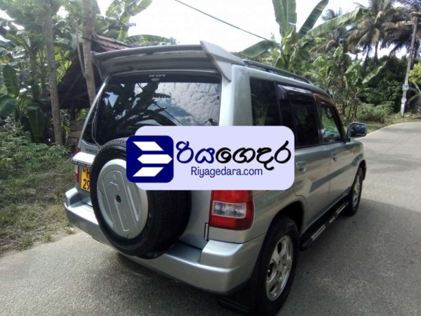 mitsubishi-pajero-2000-suv-big-3