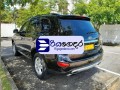 hyundai-santa-fe-2011-suv-small-1