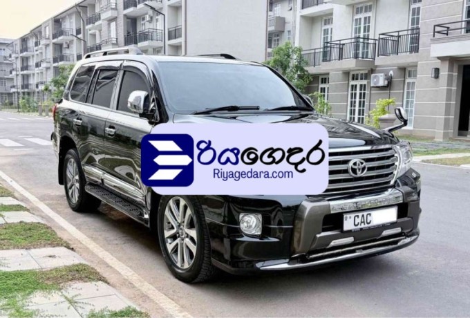 toyota-land-cruiser-v8-sahara-2014-suv-big-2