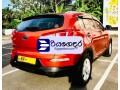 kia-sportage-2010-suv-small-2