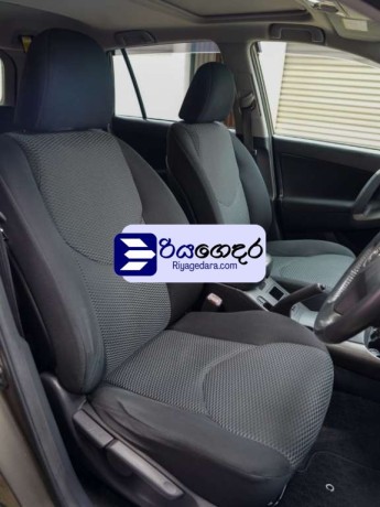 toyota-rav4-2009-suv-big-3