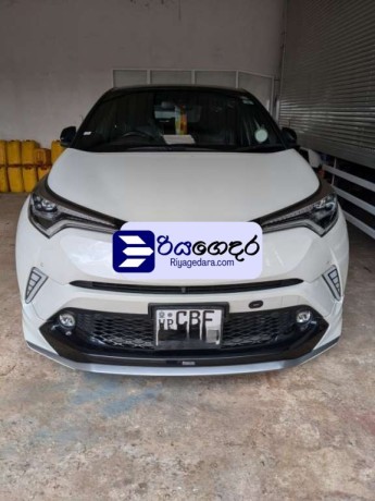 toyota-chr-ngx-10-2018-suv-big-0