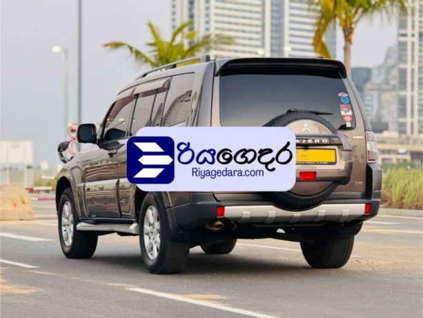 mitsubishi-montero-32-2011-suv-big-1
